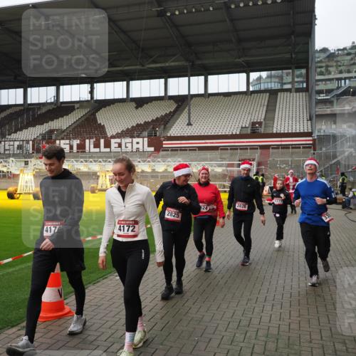 07.12.2025 - St. Pauli X-Mass-Run No. 15 Fabian Wolf http://msf.ph/oto/9423065 07.12.2025 11:56:58 Ziel 722, 1271, 2596, 2598, 2599, 2824, 2825, 2826, 3383, 3459, 4172, 4174 meine-sportfotos.de