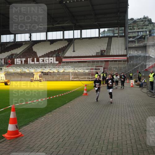 07.12.2025 - St. Pauli X-Mass-Run No. 15 Fabian Wolf http://msf.ph/oto/9423093 07.12.2025 11:57:05 Ziel 722, 1271, 1836, 1877, 2496, 2824, 2825, 2826, 3383, 3459 meine-sportfotos.de
