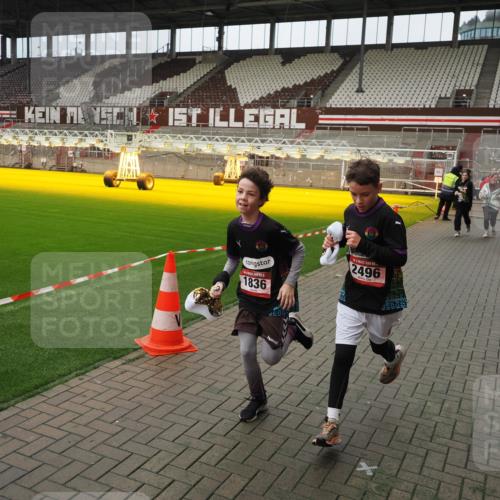 07.12.2025 - St. Pauli X-Mass-Run No. 15 Fabian Wolf http://msf.ph/oto/9423101 07.12.2025 11:57:07 Ziel 722, 1271, 1836, 1877, 2496, 2825, 2826, 3383 meine-sportfotos.de