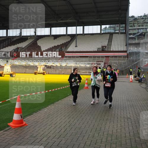 07.12.2025 - St. Pauli X-Mass-Run No. 15 Fabian Wolf http://msf.ph/oto/9423104 07.12.2025 11:57:10 Ziel 722, 1271, 1836, 1877, 2496, 3383 meine-sportfotos.de