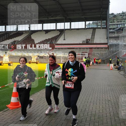 07.12.2025 - St. Pauli X-Mass-Run No. 15 Fabian Wolf http://msf.ph/oto/9423108 07.12.2025 11:57:11 Ziel 722, 1271, 1836, 1877, 2496, 3383 meine-sportfotos.de