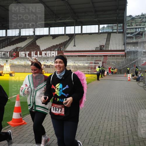07.12.2025 - St. Pauli X-Mass-Run No. 15 Fabian Wolf http://msf.ph/oto/9423110 07.12.2025 11:57:12 Ziel 722, 1271, 1836, 1877, 2496, 3383 meine-sportfotos.de
