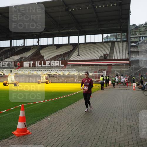 07.12.2025 - St. Pauli X-Mass-Run No. 15 Fabian Wolf http://msf.ph/oto/9423125 07.12.2025 11:57:32 Ziel 1327, 2811, 3444, 3452, 3993, 4125 meine-sportfotos.de