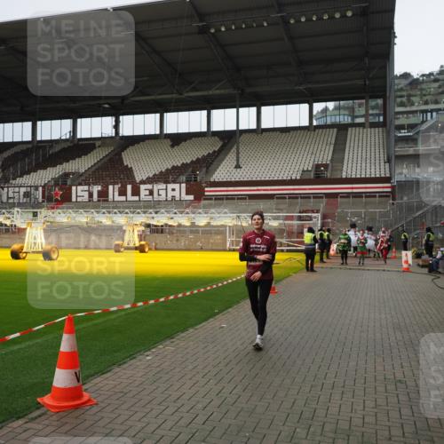 07.12.2025 - St. Pauli X-Mass-Run No. 15 Fabian Wolf http://msf.ph/oto/9423126 07.12.2025 11:57:32 Ziel 1327, 2811, 3444, 3452, 3993, 4125 meine-sportfotos.de