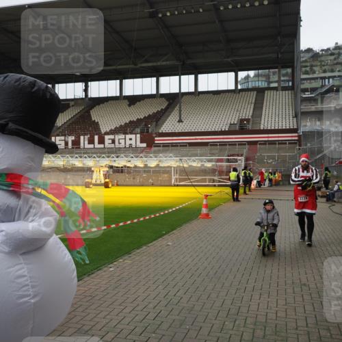 07.12.2025 - St. Pauli X-Mass-Run No. 15 Fabian Wolf http://msf.ph/oto/9423166 07.12.2025 11:57:45 Ziel 2228, 3444, 3452, 3480, 3847, 3852, 3993, 4125 meine-sportfotos.de
