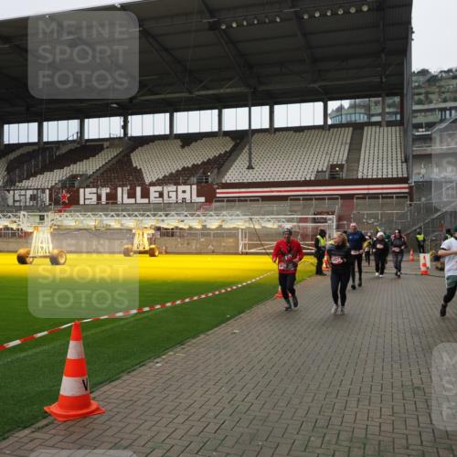 07.12.2025 - St. Pauli X-Mass-Run No. 15 Fabian Wolf http://msf.ph/oto/9423208 07.12.2025 11:58:20 Ziel 1151, 1909, 1914, 3150, 3457, 3661, 3817, 4057, 4721 meine-sportfotos.de