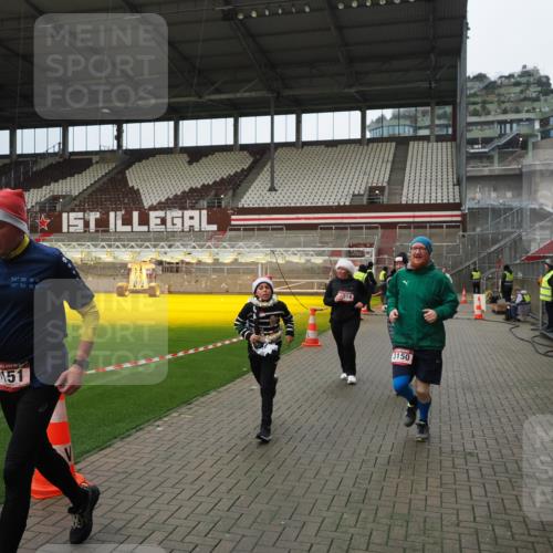 07.12.2025 - St. Pauli X-Mass-Run No. 15 Fabian Wolf http://msf.ph/oto/9423229 07.12.2025 11:58:25 Ziel 163, 1151, 1909, 1914, 3150, 3457, 3661, 4057, 4721 meine-sportfotos.de