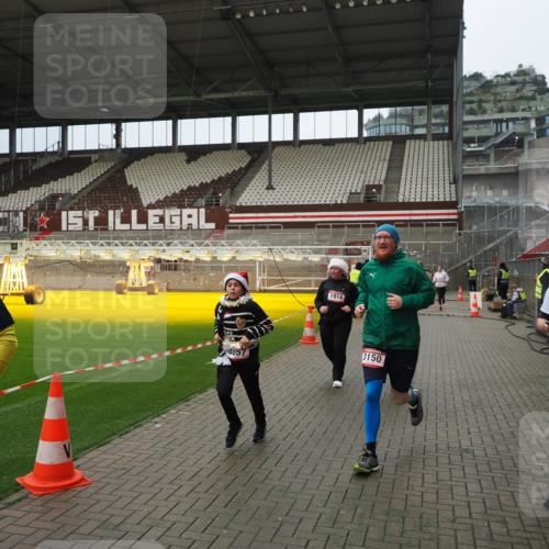 07.12.2025 - St. Pauli X-Mass-Run No. 15 Fabian Wolf http://msf.ph/oto/9423230 07.12.2025 11:58:25 Ziel 163, 1151, 1909, 1914, 3150, 3457, 3661, 4057, 4721 meine-sportfotos.de