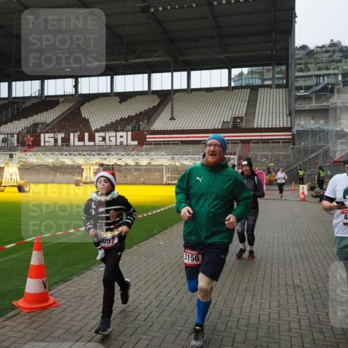 07.12.2025 - St. Pauli X-Mass-Run No. 15 Fabian Wolf http://msf.ph/oto/9423232 07.12.2025 11:58:25 Ziel 163, 1151, 1909, 1914, 3150, 3457, 3661, 4057, 4721 meine-sportfotos.de