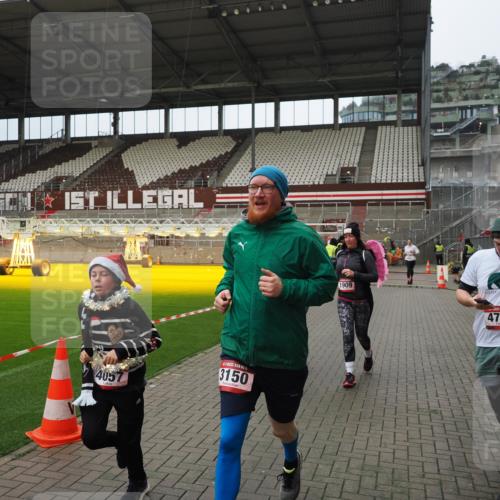 07.12.2025 - St. Pauli X-Mass-Run No. 15 Fabian Wolf http://msf.ph/oto/9423233 07.12.2025 11:58:26 Ziel 163, 1151, 1909, 1914, 3150, 3457, 3661, 4057, 4721 meine-sportfotos.de