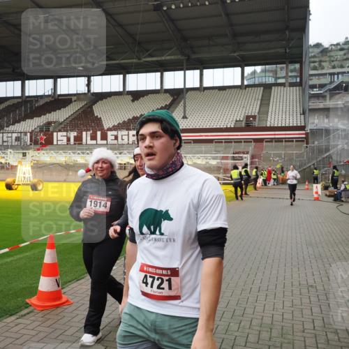 07.12.2025 - St. Pauli X-Mass-Run No. 15 Fabian Wolf http://msf.ph/oto/9423239 07.12.2025 11:58:27 Ziel 163, 1151, 1909, 1914, 3150, 3457, 3661, 4057, 4721 meine-sportfotos.de