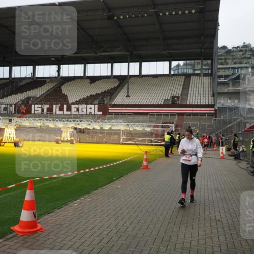 07.12.2025 - St. Pauli X-Mass-Run No. 15 Fabian Wolf http://msf.ph/oto/9423241 07.12.2025 11:58:34 Ziel 163, 1151, 1909, 1914, 3150, 3192, 3457, 3661, 4057, 4505, 4721 meine-sportfotos.de