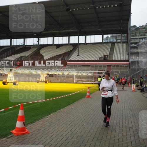 07.12.2025 - St. Pauli X-Mass-Run No. 15 Fabian Wolf http://msf.ph/oto/9423245 07.12.2025 11:58:34 Ziel 163, 1151, 1909, 1914, 3150, 3192, 3457, 3661, 4057, 4505, 4721 meine-sportfotos.de