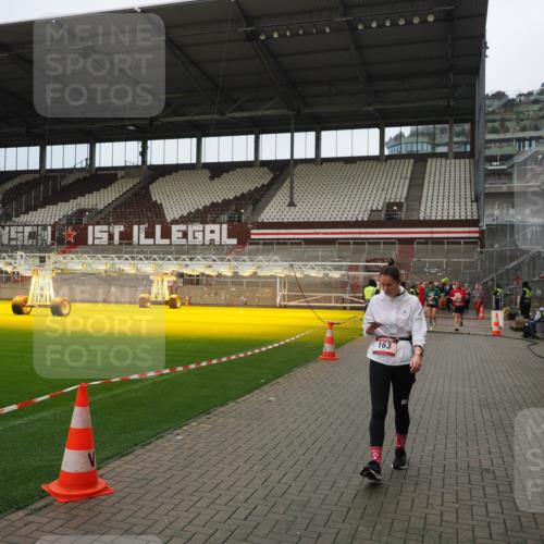 07.12.2025 - St. Pauli X-Mass-Run No. 15 Fabian Wolf http://msf.ph/oto/9423246 07.12.2025 11:58:35 Ziel 163, 1151, 1909, 1914, 3150, 3192, 3457, 4057, 4505, 4721 meine-sportfotos.de