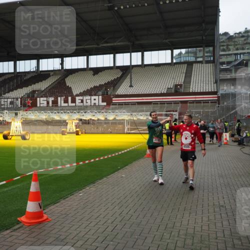 07.12.2025 - St. Pauli X-Mass-Run No. 15 Fabian Wolf http://msf.ph/oto/9423259 07.12.2025 11:58:42 Ziel 163, 409, 413, 415, 419, 589, 3192, 3533, 4312, 4505 meine-sportfotos.de