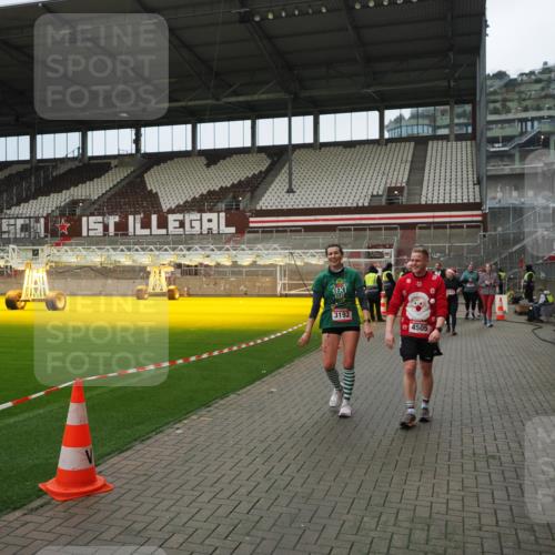 07.12.2025 - St. Pauli X-Mass-Run No. 15 Fabian Wolf http://msf.ph/oto/9423261 07.12.2025 11:58:42 Ziel 163, 409, 413, 415, 419, 589, 3192, 3533, 4312, 4505 meine-sportfotos.de
