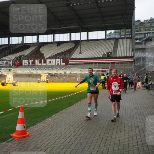 07.12.2025 - St. Pauli X-Mass-Run No. 15 Fabian Wolf http://msf.ph/oto/9423262 07.12.2025 11:58:43 Ziel 163, 409, 413, 415, 419, 589, 3192, 3533, 4312, 4505 meine-sportfotos.de