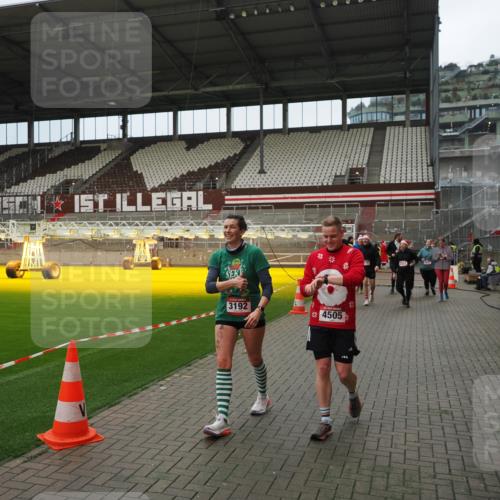 07.12.2025 - St. Pauli X-Mass-Run No. 15 Fabian Wolf http://msf.ph/oto/9423268 07.12.2025 11:58:44 Ziel 163, 409, 413, 415, 419, 589, 3192, 3533, 4312, 4505 meine-sportfotos.de