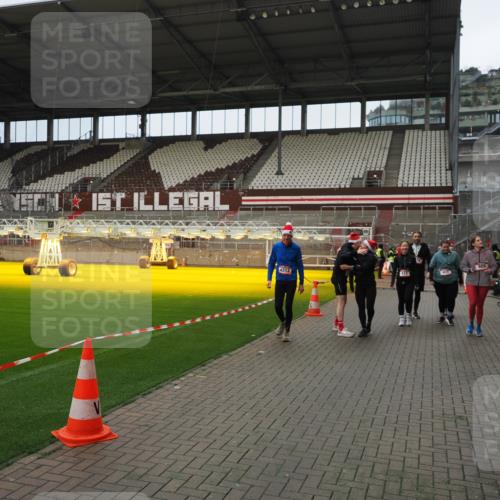 07.12.2025 - St. Pauli X-Mass-Run No. 15 Fabian Wolf http://msf.ph/oto/9423279 07.12.2025 11:58:48 Ziel 409, 413, 415, 419, 589, 3192, 3533, 4312, 4505 meine-sportfotos.de