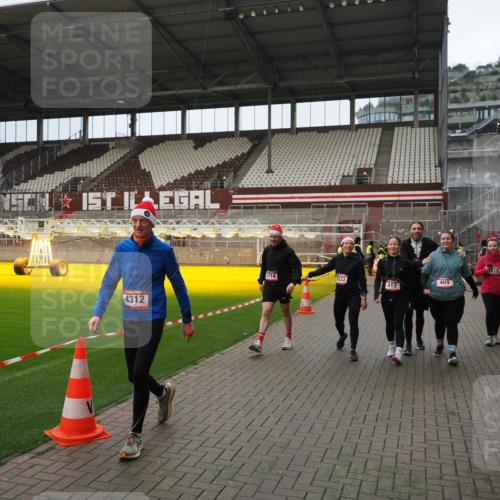07.12.2025 - St. Pauli X-Mass-Run No. 15 Fabian Wolf http://msf.ph/oto/9423289 07.12.2025 11:58:51 Ziel 409, 413, 415, 419, 589, 1777, 3192, 3533, 4312, 4505 meine-sportfotos.de