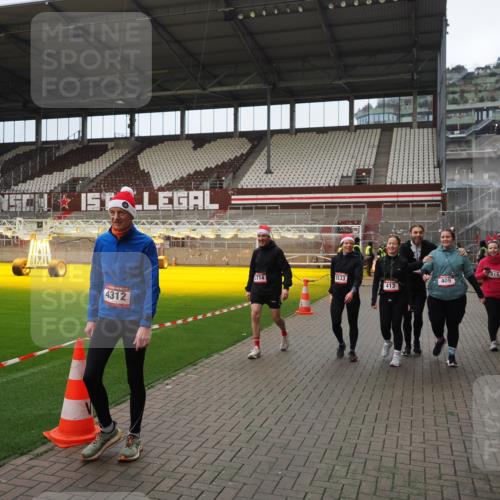 07.12.2025 - St. Pauli X-Mass-Run No. 15 Fabian Wolf http://msf.ph/oto/9423290 07.12.2025 11:58:51 Ziel 409, 413, 415, 419, 589, 1777, 3192, 3533, 4312, 4505 meine-sportfotos.de