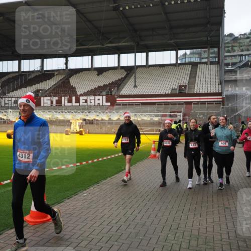 07.12.2025 - St. Pauli X-Mass-Run No. 15 Fabian Wolf http://msf.ph/oto/9423292 07.12.2025 11:58:52 Ziel 409, 413, 415, 419, 589, 1777, 3192, 3533, 4312, 4505 meine-sportfotos.de