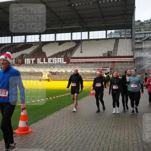 07.12.2025 - St. Pauli X-Mass-Run No. 15 Fabian Wolf http://msf.ph/oto/9423293 07.12.2025 11:58:52 Ziel 409, 413, 415, 419, 589, 1777, 3192, 3533, 4312, 4505 meine-sportfotos.de