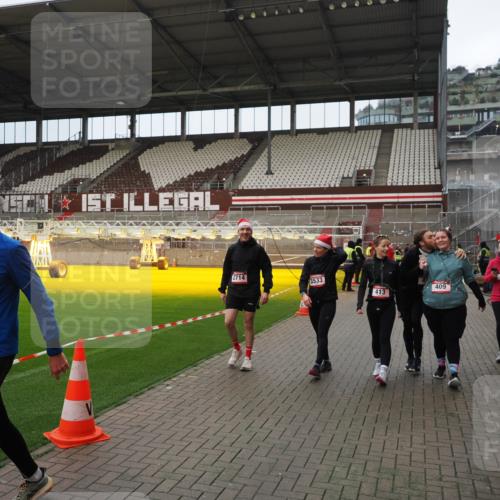 07.12.2025 - St. Pauli X-Mass-Run No. 15 Fabian Wolf http://msf.ph/oto/9423294 07.12.2025 11:58:52 Ziel 409, 413, 415, 419, 589, 1777, 3192, 3533, 4312, 4505 meine-sportfotos.de