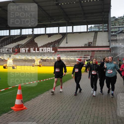 07.12.2025 - St. Pauli X-Mass-Run No. 15 Fabian Wolf http://msf.ph/oto/9423295 07.12.2025 11:58:52 Ziel 409, 413, 415, 419, 589, 1777, 3192, 3533, 4312, 4505 meine-sportfotos.de