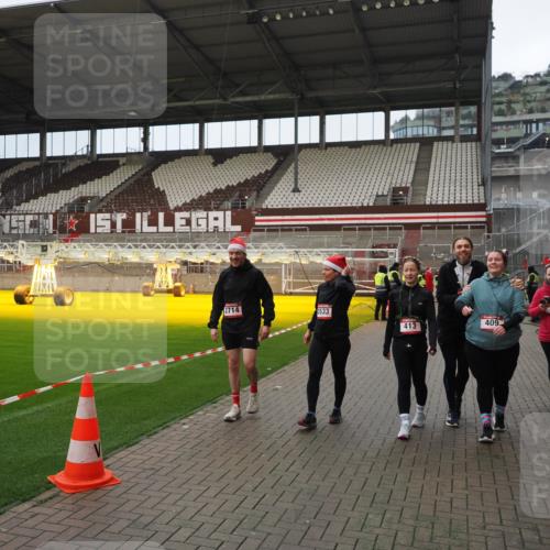 07.12.2025 - St. Pauli X-Mass-Run No. 15 Fabian Wolf http://msf.ph/oto/9423297 07.12.2025 11:58:53 Ziel 409, 413, 415, 419, 589, 1777, 3192, 3533, 4312, 4505 meine-sportfotos.de