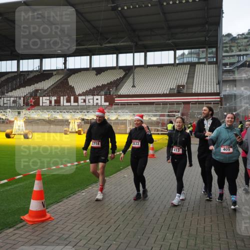 07.12.2025 - St. Pauli X-Mass-Run No. 15 Fabian Wolf http://msf.ph/oto/9423298 07.12.2025 11:58:53 Ziel 409, 413, 415, 419, 589, 1777, 3192, 3533, 4312, 4505 meine-sportfotos.de