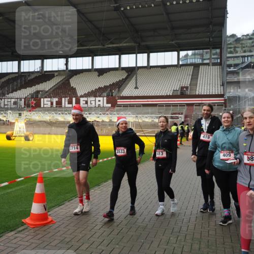 07.12.2025 - St. Pauli X-Mass-Run No. 15 Fabian Wolf http://msf.ph/oto/9423300 07.12.2025 11:58:54 Ziel 409, 413, 415, 419, 589, 1777, 3533, 4312 meine-sportfotos.de