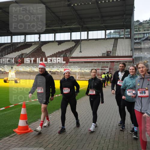 07.12.2025 - St. Pauli X-Mass-Run No. 15 Fabian Wolf http://msf.ph/oto/9423301 07.12.2025 11:58:54 Ziel 409, 413, 415, 419, 589, 1777, 3533, 4312 meine-sportfotos.de