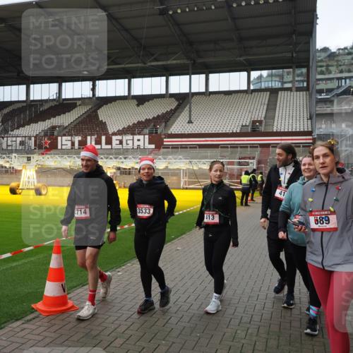 07.12.2025 - St. Pauli X-Mass-Run No. 15 Fabian Wolf http://msf.ph/oto/9423302 07.12.2025 11:58:54 Ziel 409, 413, 415, 419, 589, 1777, 3533, 4312 meine-sportfotos.de