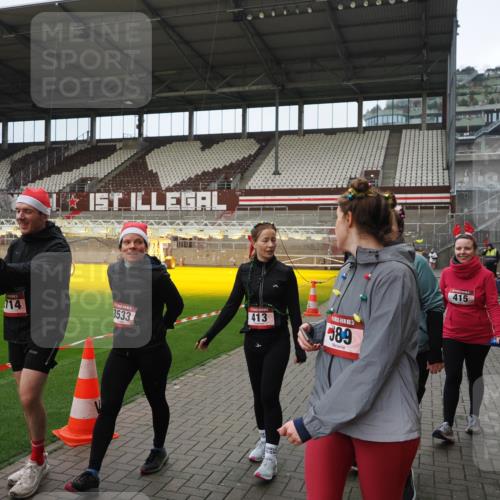 07.12.2025 - St. Pauli X-Mass-Run No. 15 Fabian Wolf http://msf.ph/oto/9423306 07.12.2025 11:58:55 Ziel 409, 413, 415, 419, 589, 1777, 3533, 4312 meine-sportfotos.de