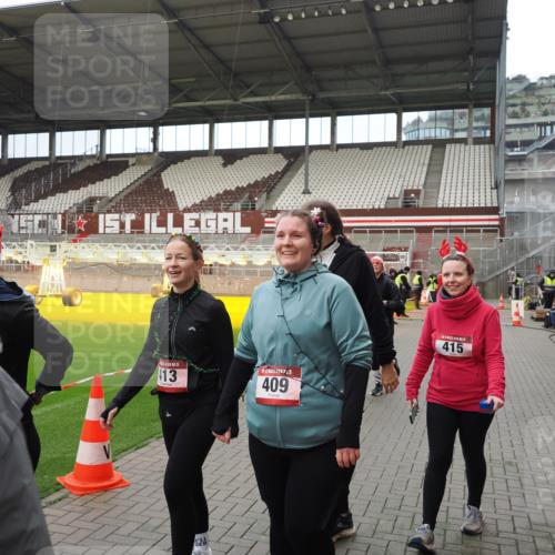 07.12.2025 - St. Pauli X-Mass-Run No. 15 Fabian Wolf http://msf.ph/oto/9423311 07.12.2025 11:58:56 Ziel 409, 413, 415, 419, 589, 1777, 3533, 4312 meine-sportfotos.de