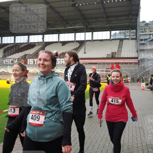 07.12.2025 - St. Pauli X-Mass-Run No. 15 Fabian Wolf http://msf.ph/oto/9423314 07.12.2025 11:58:57 Ziel 409, 413, 415, 419, 589, 1777, 3533, 4312 meine-sportfotos.de