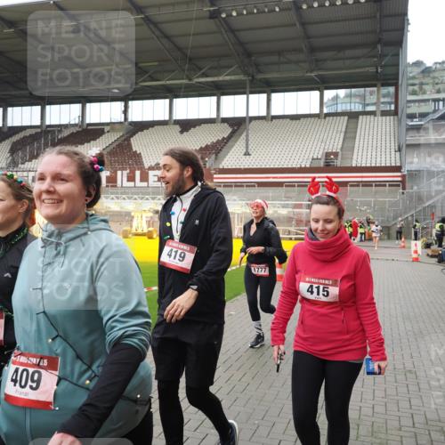 07.12.2025 - St. Pauli X-Mass-Run No. 15 Fabian Wolf http://msf.ph/oto/9423315 07.12.2025 11:58:57 Ziel 409, 413, 415, 419, 589, 1777, 3533, 4312 meine-sportfotos.de