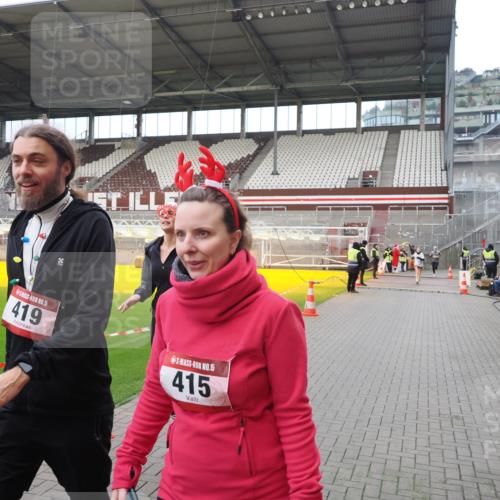 07.12.2025 - St. Pauli X-Mass-Run No. 15 Fabian Wolf http://msf.ph/oto/9423317 07.12.2025 11:58:58 Ziel 409, 413, 415, 419, 589, 1777, 3533, 4312, 4733 meine-sportfotos.de