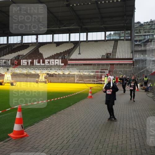 07.12.2025 - St. Pauli X-Mass-Run No. 15 Fabian Wolf http://msf.ph/oto/9423335 07.12.2025 11:59:15 Ziel 862, 1337, 1406, 4733, 4749, 4790 meine-sportfotos.de
