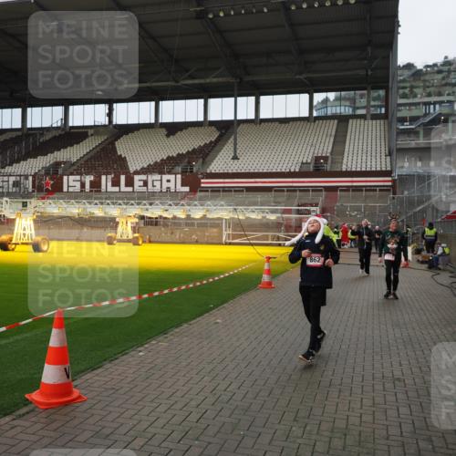 07.12.2025 - St. Pauli X-Mass-Run No. 15 Fabian Wolf http://msf.ph/oto/9423336 07.12.2025 11:59:15 Ziel 862, 1337, 1406, 4733, 4749, 4790 meine-sportfotos.de