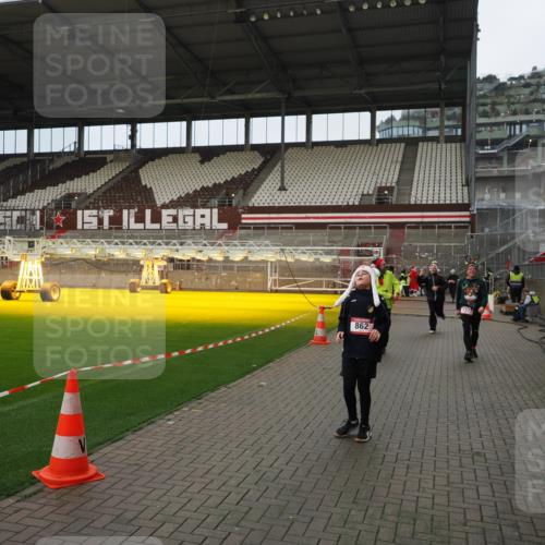 07.12.2025 - St. Pauli X-Mass-Run No. 15 Fabian Wolf http://msf.ph/oto/9423337 07.12.2025 11:59:15 Ziel 862, 1337, 1406, 4733, 4749, 4790 meine-sportfotos.de