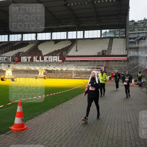 07.12.2025 - St. Pauli X-Mass-Run No. 15 Fabian Wolf http://msf.ph/oto/9423338 07.12.2025 11:59:16 Ziel 862, 1337, 1406, 4733, 4749, 4790 meine-sportfotos.de