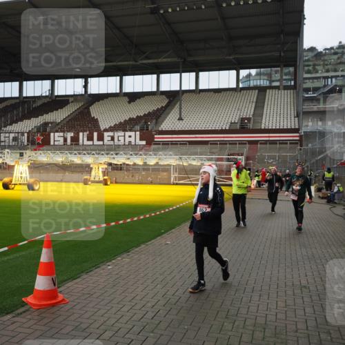 07.12.2025 - St. Pauli X-Mass-Run No. 15 Fabian Wolf http://msf.ph/oto/9423339 07.12.2025 11:59:16 Ziel 862, 1337, 1406, 4733, 4749, 4790 meine-sportfotos.de