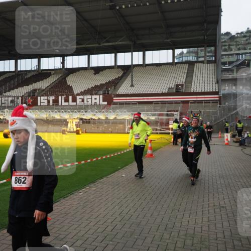 07.12.2025 - St. Pauli X-Mass-Run No. 15 Fabian Wolf http://msf.ph/oto/9423341 07.12.2025 11:59:18 Ziel 862, 1337, 1406, 4242, 4733, 4749, 4790 meine-sportfotos.de