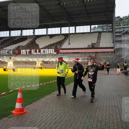 07.12.2025 - St. Pauli X-Mass-Run No. 15 Fabian Wolf http://msf.ph/oto/9423346 07.12.2025 11:59:19 Ziel 862, 1337, 1406, 4242, 4749, 4790 meine-sportfotos.de