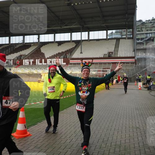 07.12.2025 - St. Pauli X-Mass-Run No. 15 Fabian Wolf http://msf.ph/oto/9423355 07.12.2025 11:59:21 Ziel 862, 1337, 1406, 4242, 4790 meine-sportfotos.de