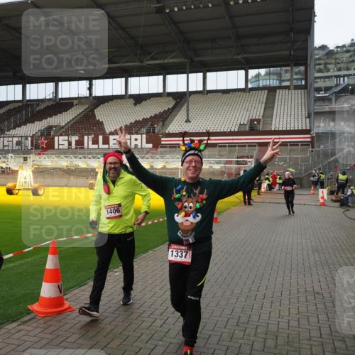 07.12.2025 - St. Pauli X-Mass-Run No. 15 Fabian Wolf http://msf.ph/oto/9423356 07.12.2025 11:59:21 Ziel 862, 1337, 1406, 4242, 4790 meine-sportfotos.de