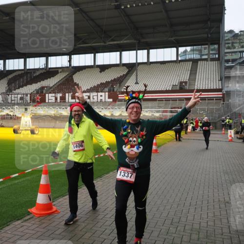 07.12.2025 - St. Pauli X-Mass-Run No. 15 Fabian Wolf http://msf.ph/oto/9423357 07.12.2025 11:59:21 Ziel 862, 1337, 1406, 4242, 4790 meine-sportfotos.de