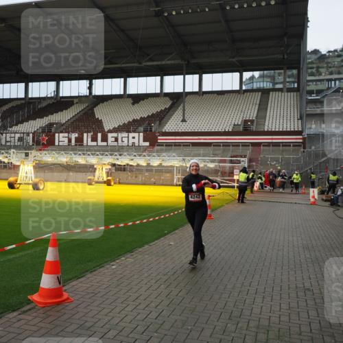 07.12.2025 - St. Pauli X-Mass-Run No. 15 Fabian Wolf http://msf.ph/oto/9423363 07.12.2025 11:59:25 Ziel 862, 1337, 1406, 4242, 4790 meine-sportfotos.de